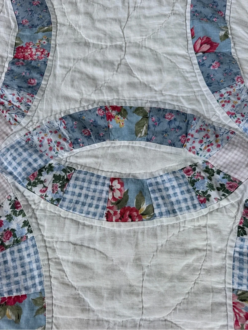 VTG 90s Floral Double Wedding Ring Quilt Scallop Edge Hand Quilted 81x81 FLAWS
